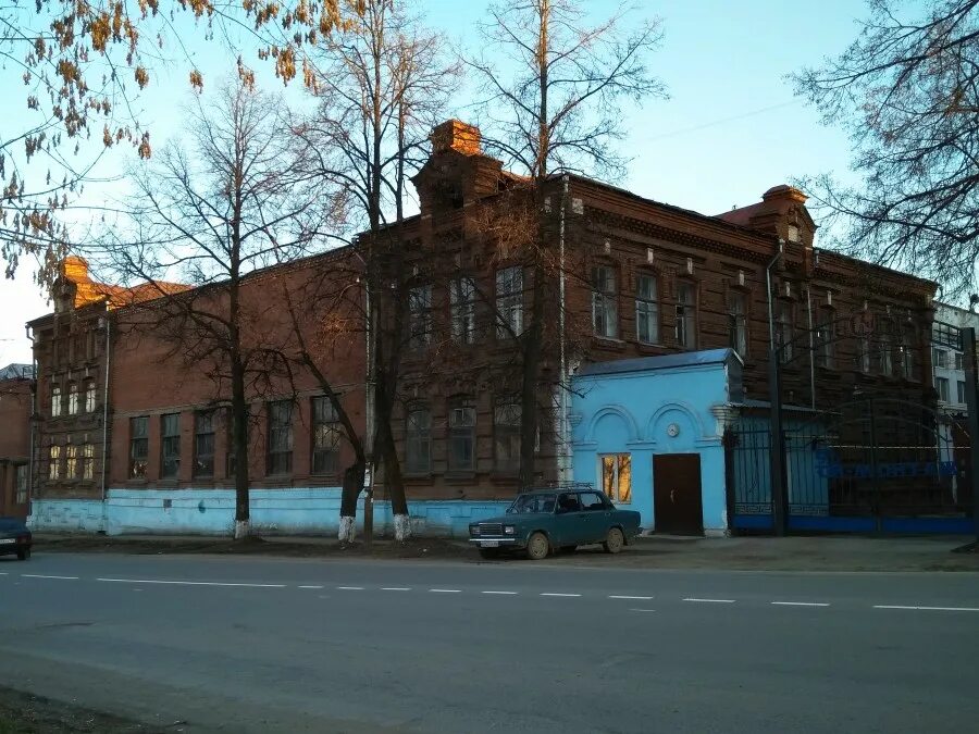 Красноуфимск здания. Здание земской управы красноуфимск. Красноуфимск свердловская область. Красноуфимск красный кирпич достопримечательности. Красноуфимск ул мизерова завод.