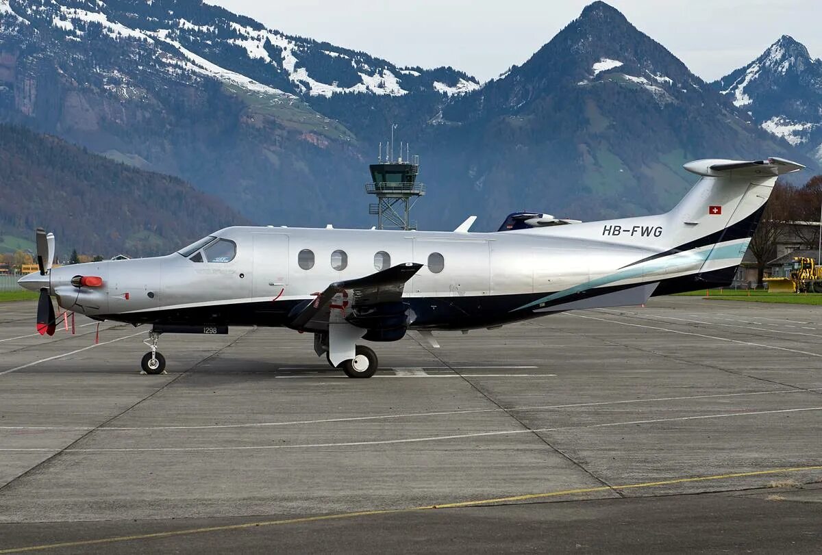 Пилатус рс. Pilatus pc-12. пилатус пс 12. pilatus pc-12 ng. самолет пилатус рс-12.