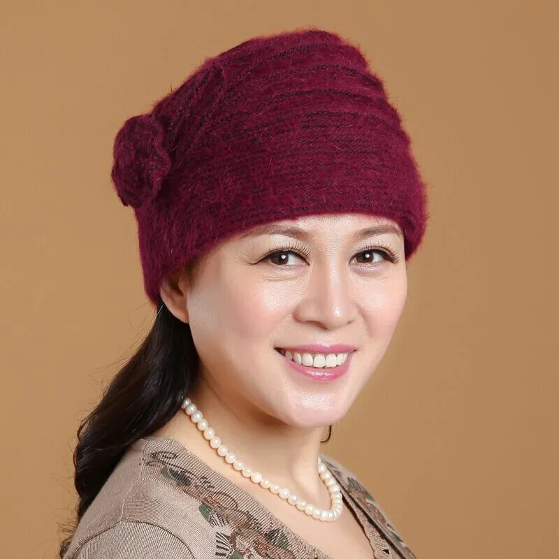 зимние шапки для женщин за 50. шапки вязаные для пожилых женщин. вязаные шапки для женщин 60+. шапки для пожилых женщин зимние. шапки для женщин старше 60.