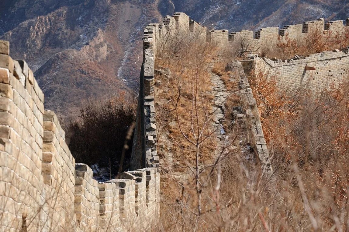 Части великой китайской стены. Руины Великой китайской стены. Великая китайская стена разрушение. Великая китайская стена разрушенные участки. Великая китайская стена разру.