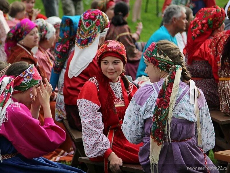 Алтай народы какие. Жители Алтайского края. Народы Алтайского края. Традиции Алтайского края. Население Алтайского края.