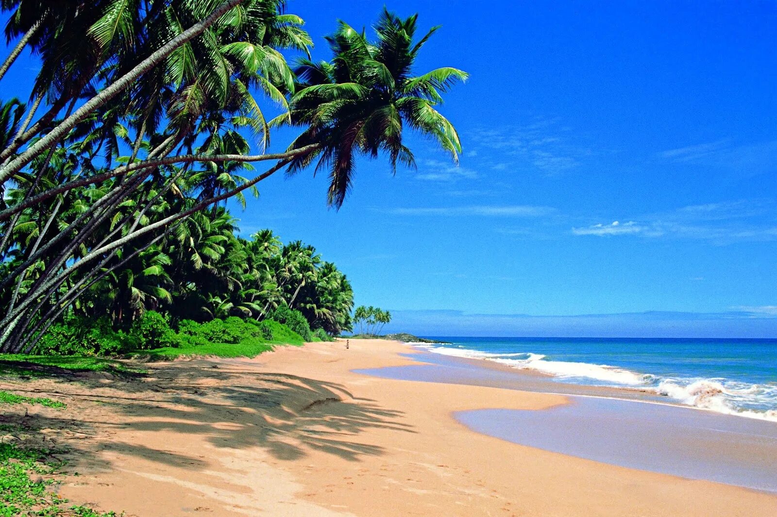Какой океан находится в шри ланке. Пляж Хиккадува Шри Ланка. Тангалле Шри Ланка. Калутара Шри Ланка. Бентота Шри Ланка океан.