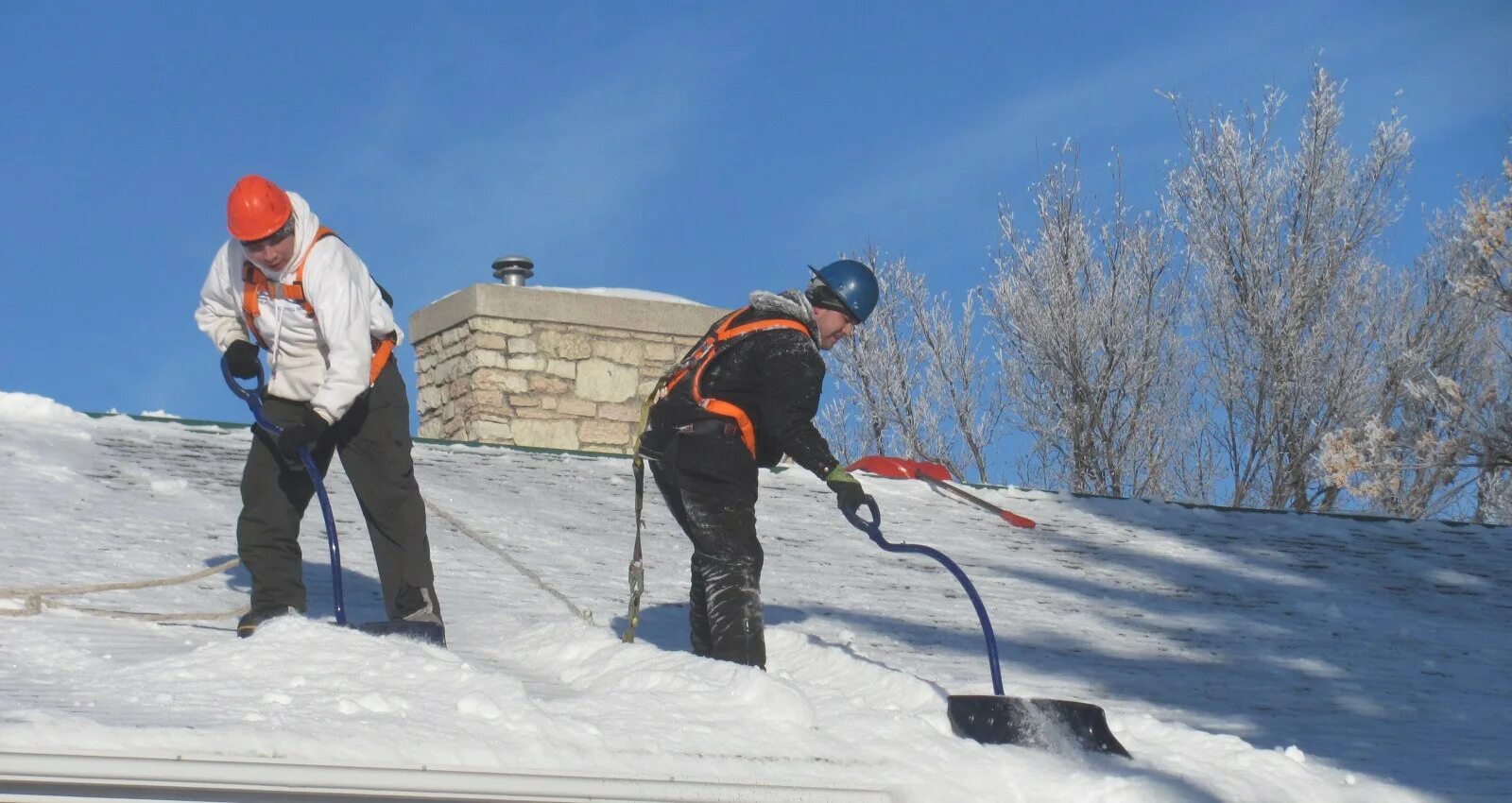 Бетонирование фундамента. Зимняя стройка бетонирование. Укладка бетона зимой. Зимнее бетонирование. Зимнее бетонирование.