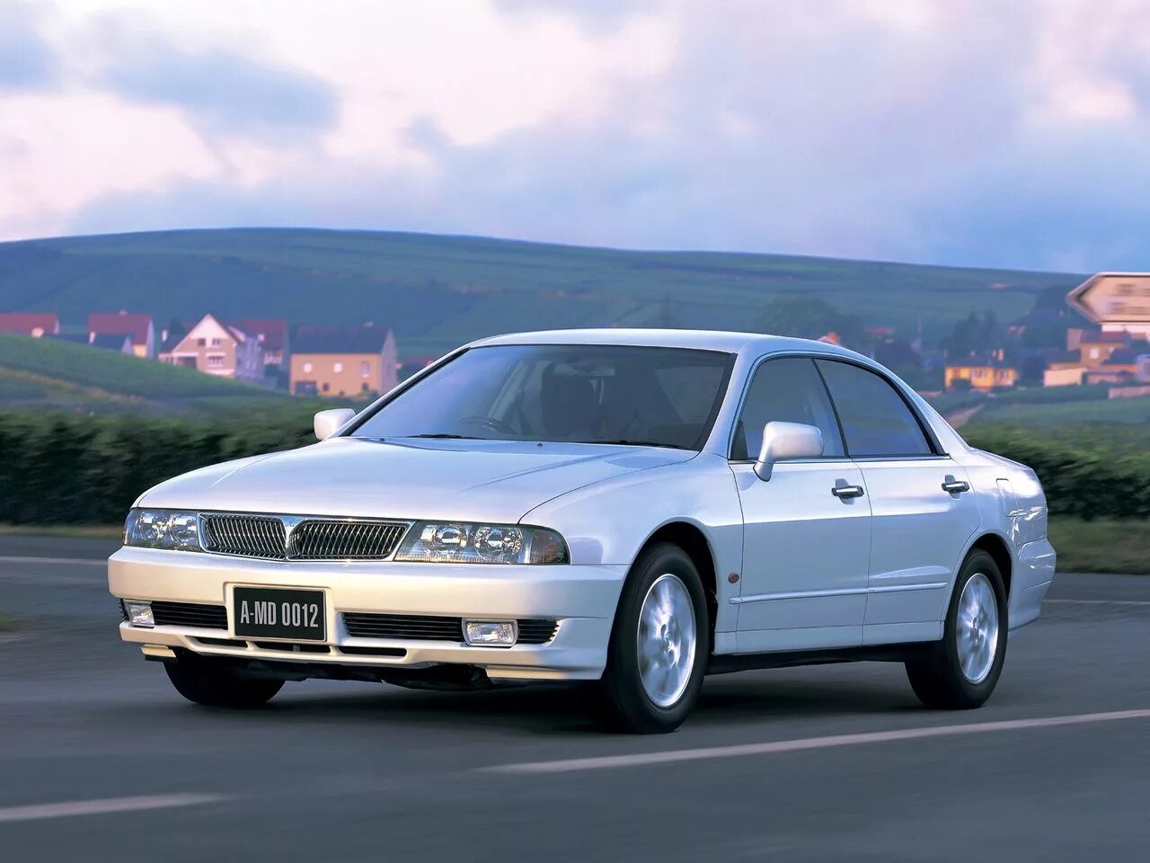 Мицубиси диамант 2000 года. Mitsubishi diamante 1 поколение. Митсубиси диамант поколения. Митсубиси домани. Митсубиси диамант 2002.