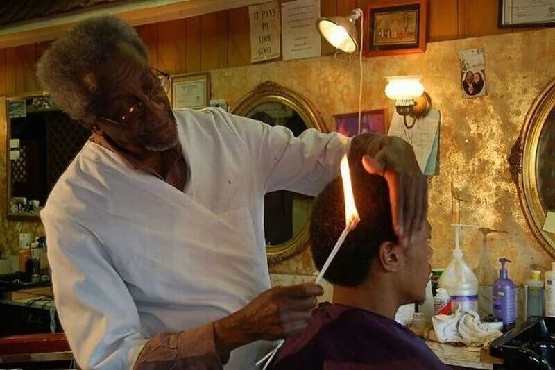 Странные прически. Улица вспышка прическа. Стрижка вспышка. Синдром нерасчесываемых волос. Стрижка огнем.