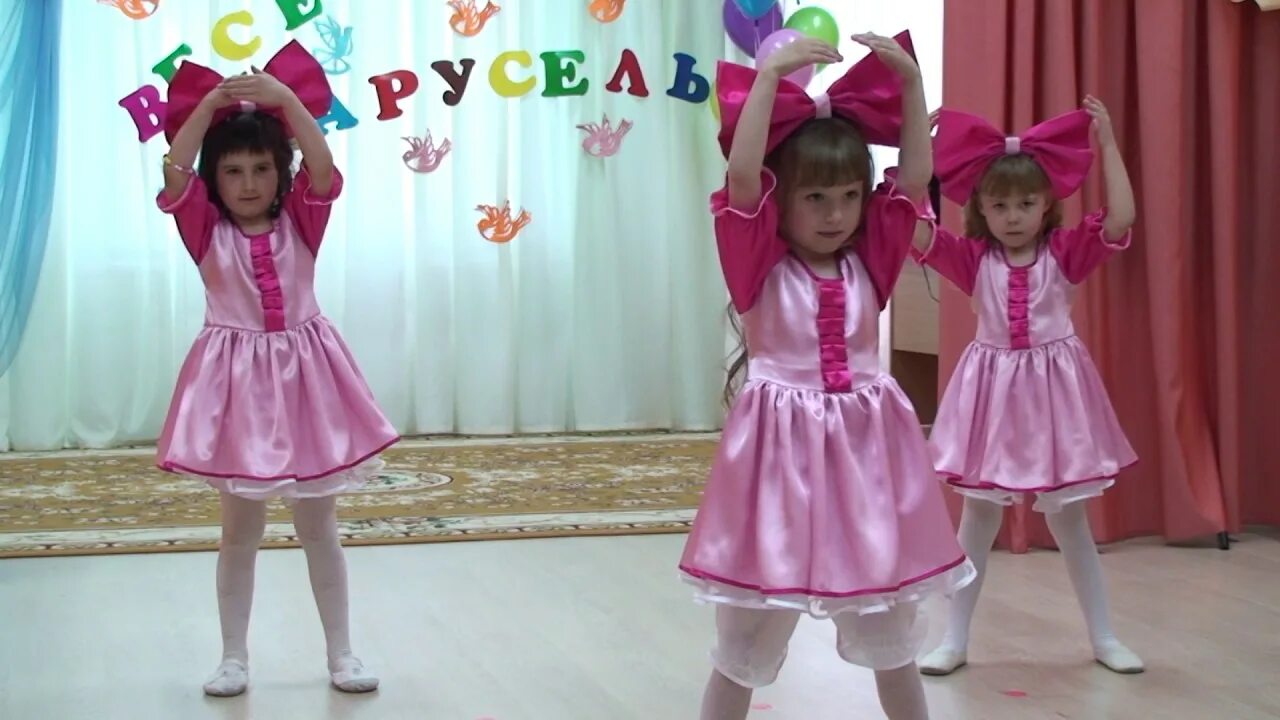 Детские танцы куколки. Платье для танца кукол в детском саду. танец кукол в детском саду. костюм куклы для танца. садик танцы кукол.