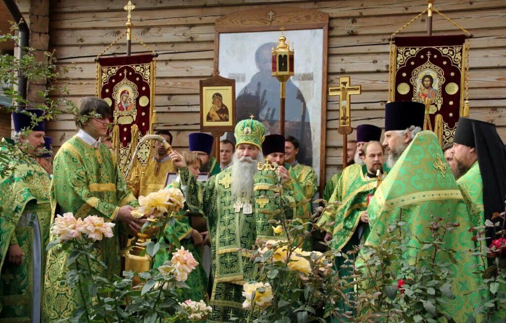 Храмовый комплекс преображения господня в старом беляеве. Храм преображения беляево. Спасо-преображенская церковь (любеч). Церковь иосифа волоцкого на челомея. Храм преображения в беляево.