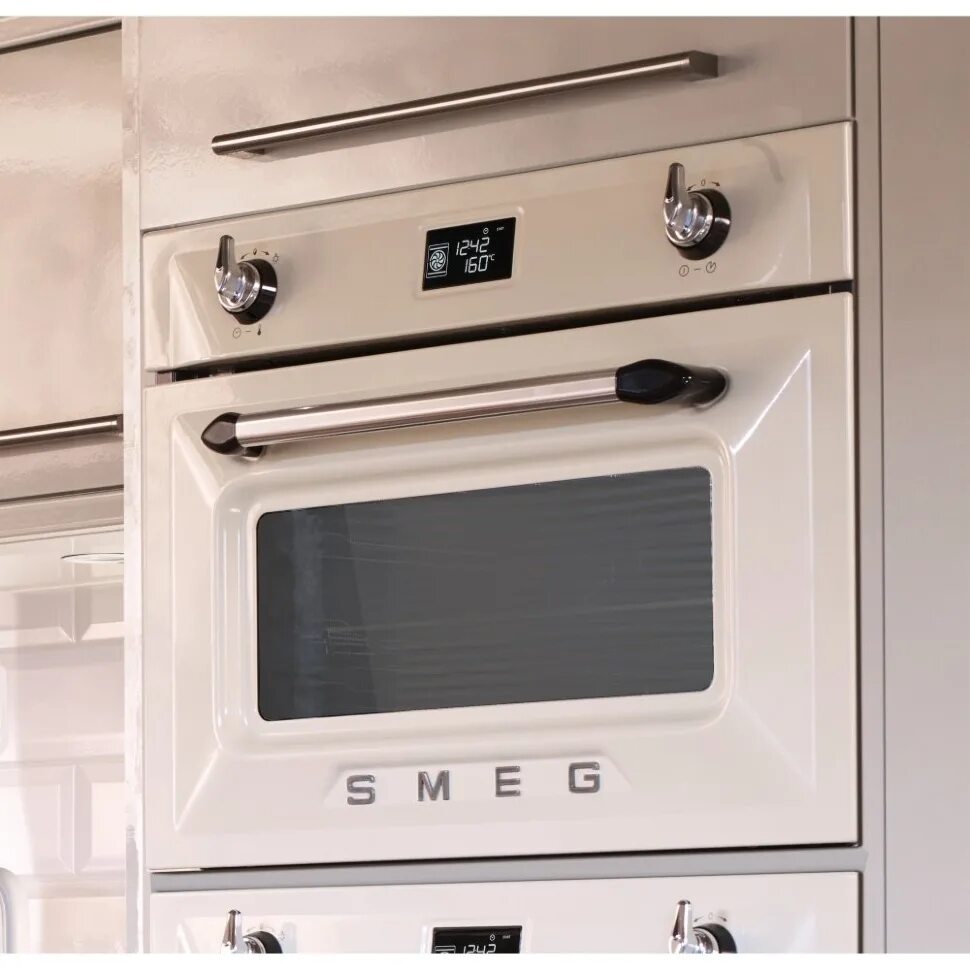 Маленькие встроенные духовки. Духовой шкаф Smeg sf4920mcp. Духовой шкаф с функцией СВЧ Smeg sf4920mcp1. Компактный духовой шкаф с пароваркой Smeg sf4920vcp. Духовой шкаф Smeg sf6100vn1.