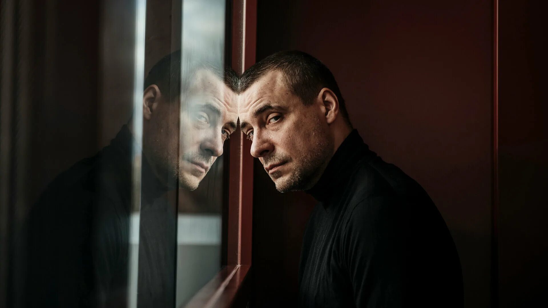 цыганов 2022. евгений цыганов. цыганков евгений актер. евгений цыганов. евгений цыганов дети.