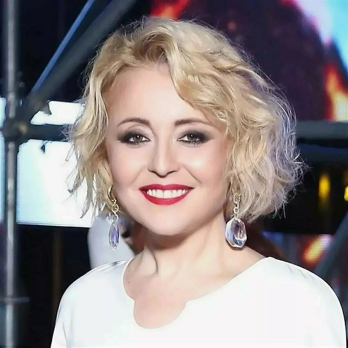 Понаровская 2020. Какого года певица. Ёлка певица. Татарская певица блондинка. Какого года певица.