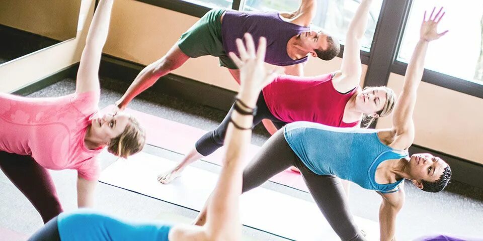 I busy i my yoga class. Влияние йоги на организм. purenudism yoga class.