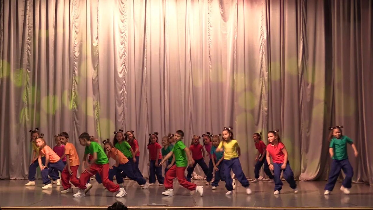 Лучшая подружка группа индиго. Индиго танцуй вместе со мной. Школа танцев индиго ивантеевка. Танцуй вместе со мной индиго. Анастасия чешегорова фото.