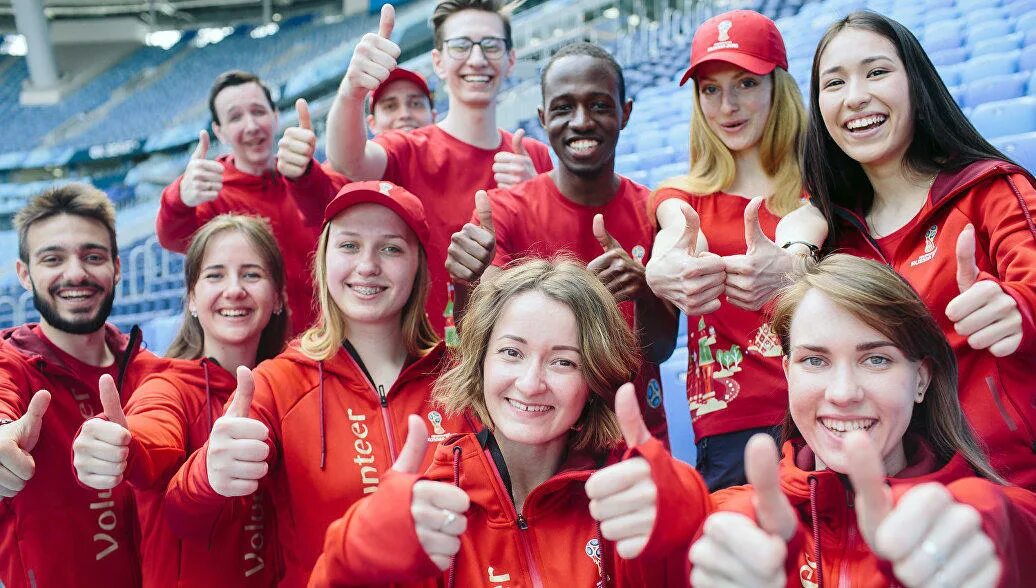 Футбольные волонтеры. Волонтеры в Германии. Волонтеры чемпионат