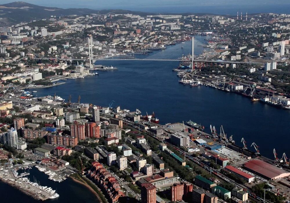 2 vladivostok. Порт Владивосток 2024. Владивосток население 2022. Владивосток фото. Население города Владивосток.