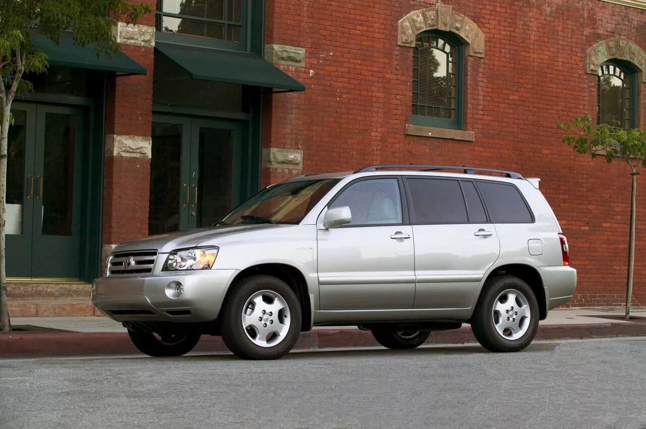 Highlander 1 поколение. Toyota Highlander 2004. Тойота хайлендер 2004. Тойота хайлендер 1 поколения. Тойота хайлендер 1 поколения Рестайлинг.