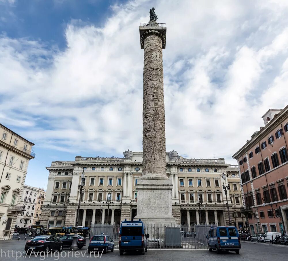 Чести колонны. Дорический ордер древней греции. Монферран. Монферран александровская колонна. Вандомская площадь в париже столп.