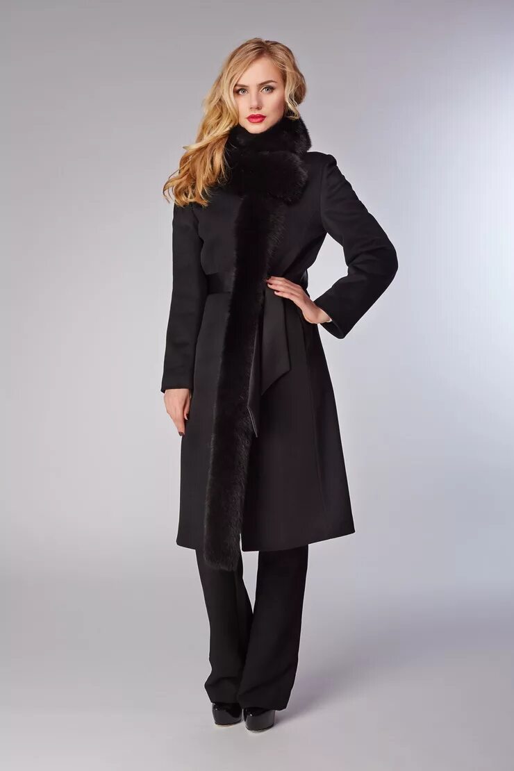 стильная зимняя одежда для мужчин. пальто с английским воротником женское. черное зимнее пальто женское. классическое зимнее пальто. классическое пальто.