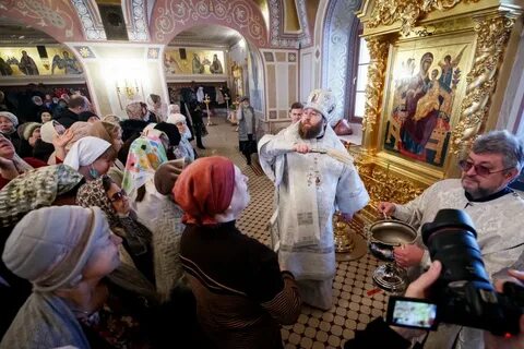 Служба в храме 18 января