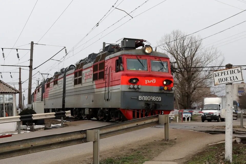 Движение поездов вологда. Поезд Мурманск Вологда. Вологодский поезд Мурманска. Электрички Вологда Череповец. Поезд 144 Вологда Мурманск.