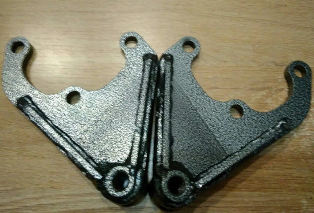 Кронштейн заднего амортизатора нива 21214. Кронштейн заднего амортизатора 2123. Верхний кронштейн заднего амортизатора нива шевроле. Кронштейн заднего амортизатора 2123 нижний. Кронштейн заднего амортизатора.