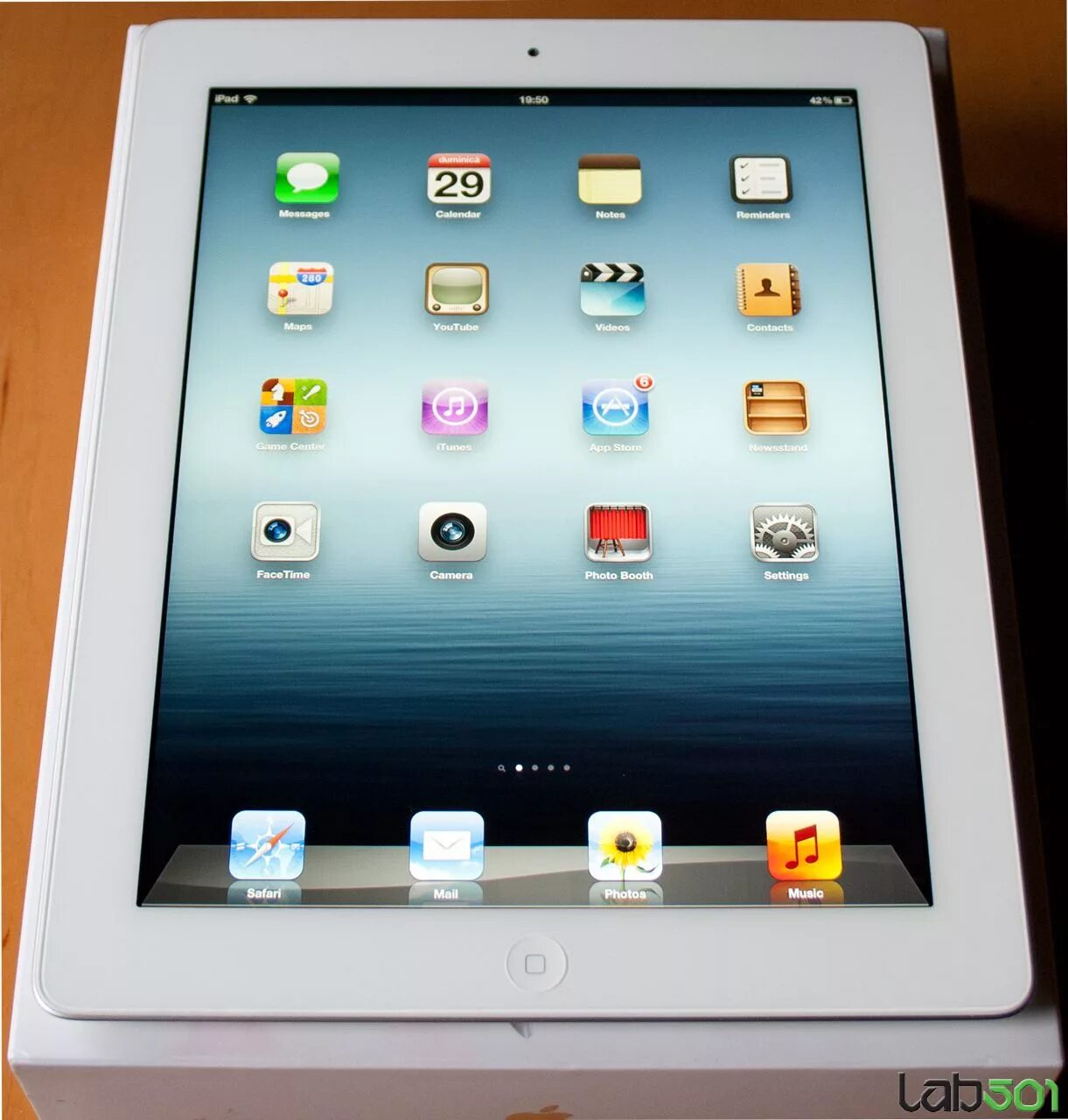 Алиса покажи планшеты. IPAD 2012. Планшет айпад 2012. Эпл 100 айпад. IPAD Mini 2 интернет-планшеты.