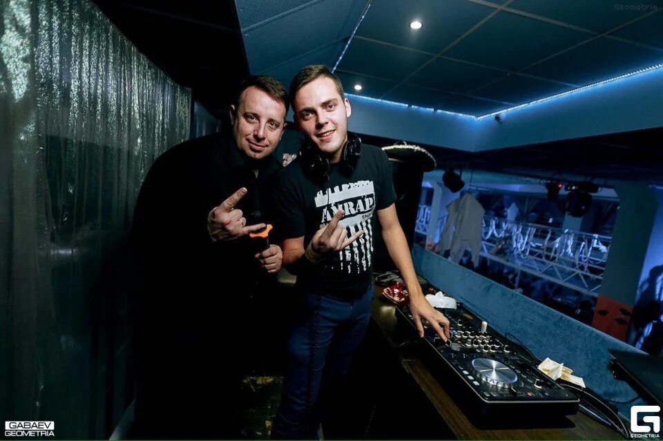 Лотт дж. Диджей владимир денщиков. Диджей flash. Dj flash. Dj flash psy.