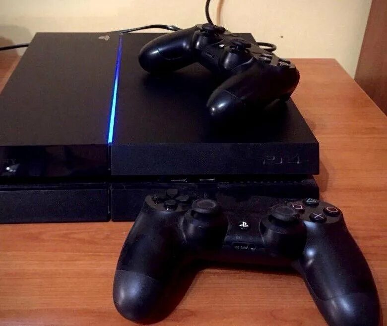 Sony PLAYSTATION 4 2 джойстика. Sony PLAYSTATION 4 fat 500gb. Sony PLAYSTATION 4 fat 2 геймпада. PLAYSTATION 4 Slim 2 Joystick. Ps4 беру