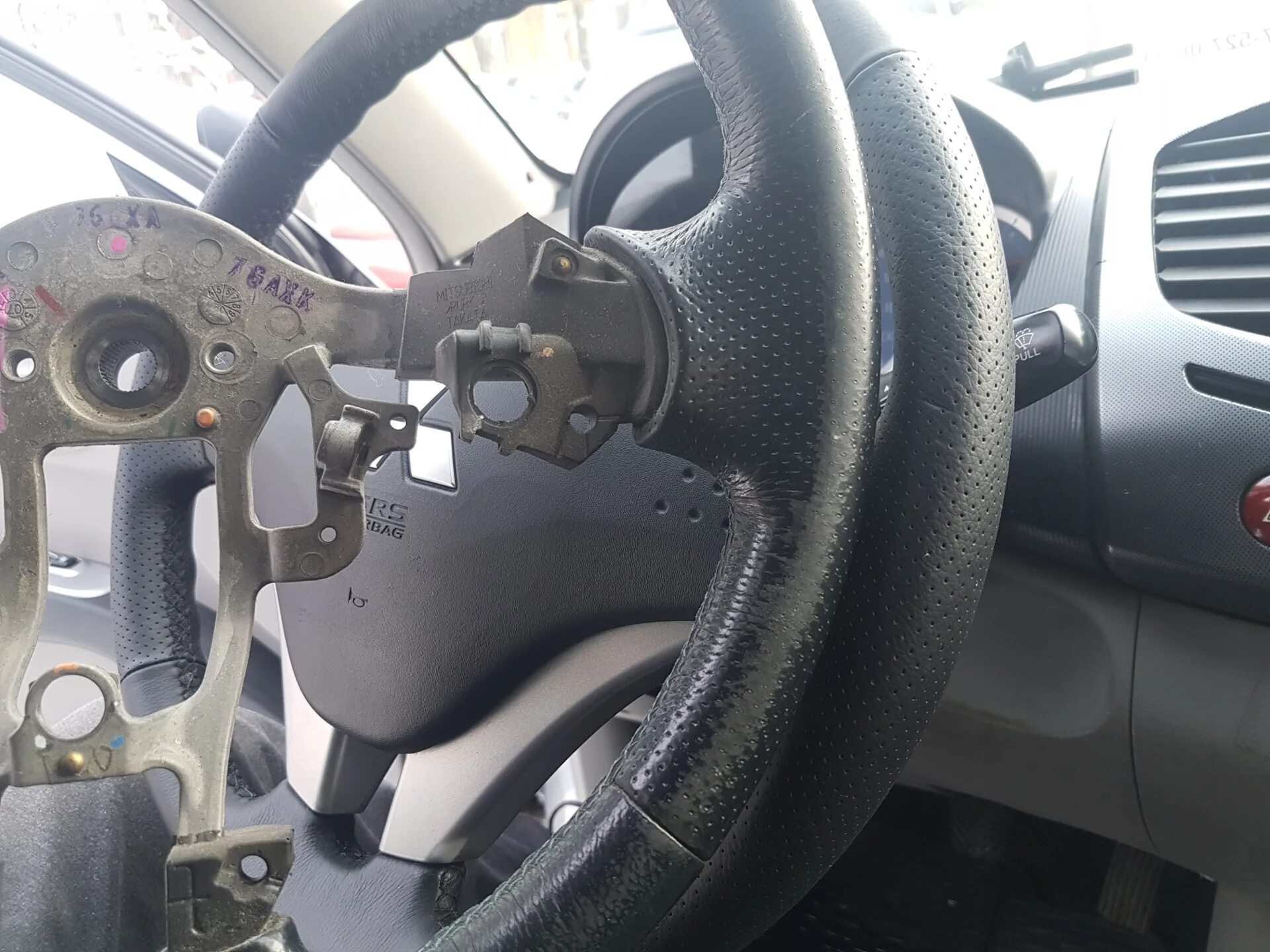 Как снять руль на л 200 Перетяжка руля Mitsubishi L200 (4G), 2,5 л, 2008 года другое DRIVE2