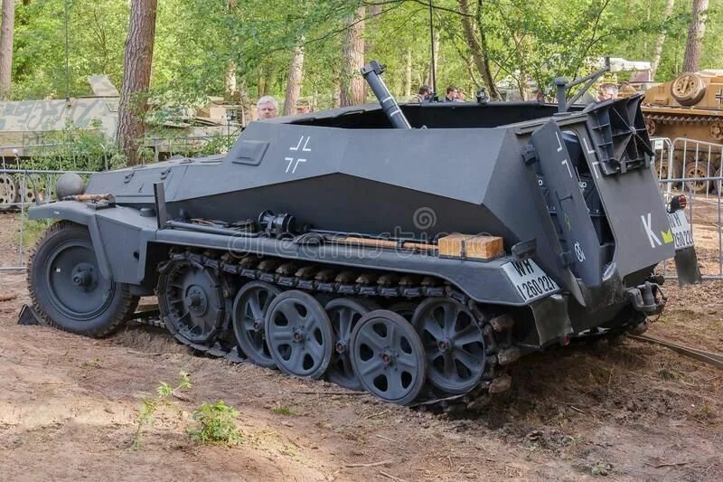 251 2 2 2 2 22. Бтр sd kfz 250. sd kfz 251 с зениткой.
