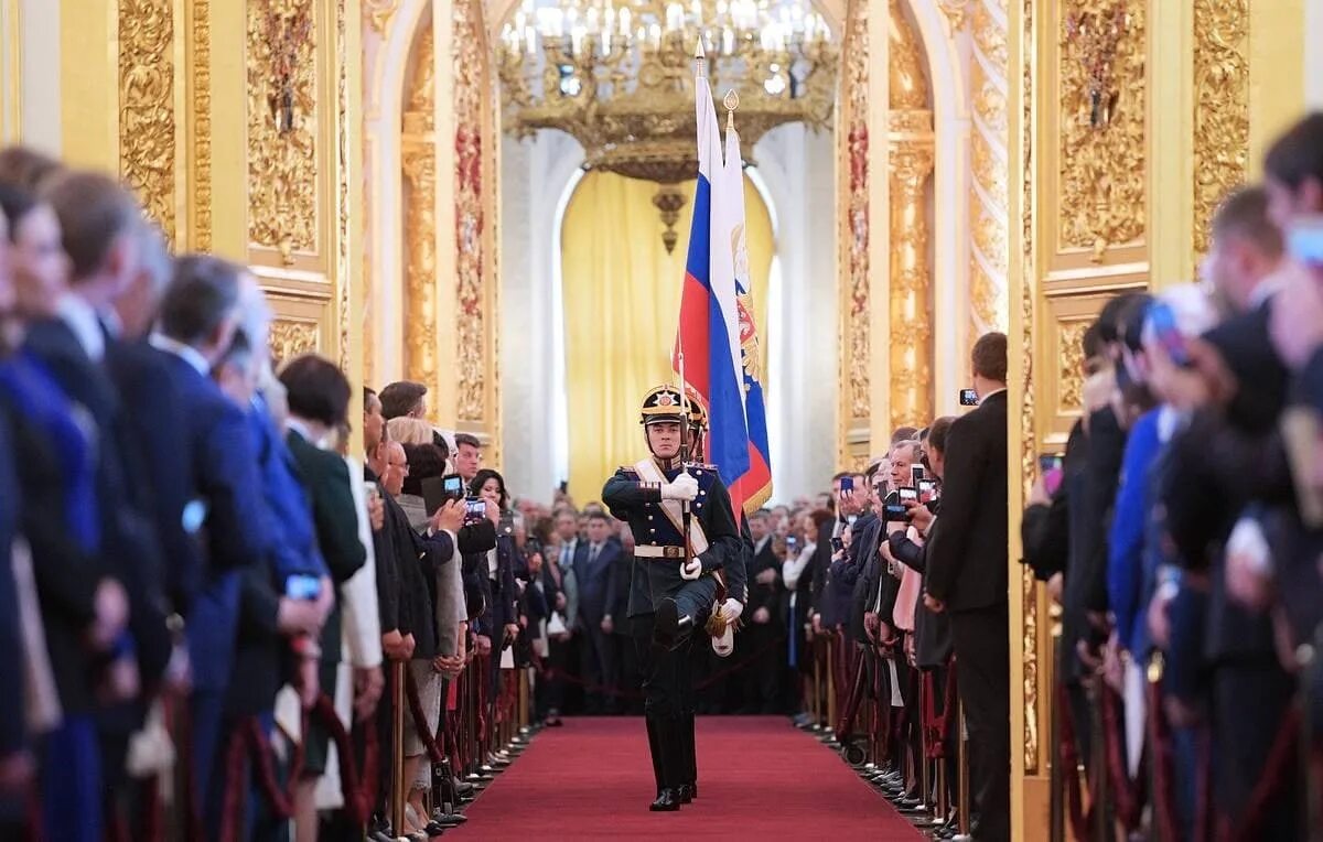 Президентский флаг. Штандарт президента Российской Федерации. Штандарт президента РФ В Кремле. Инаугурация президента. Зал инаугурации.