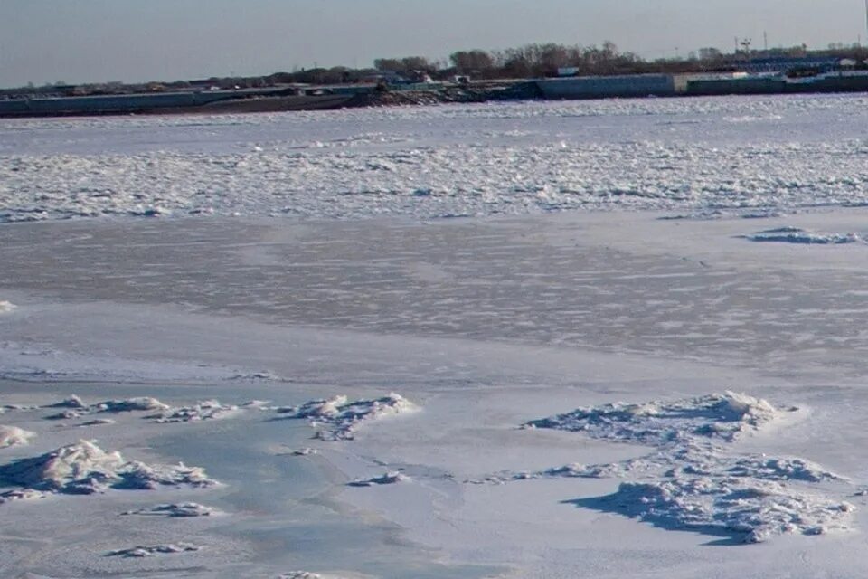 Запрет выхода на лед рыбинское водохранилище. Ледоход в Вологде. Шексна лед. Рыбинское водохранилище зимой. Ледовые переправы Вологда.