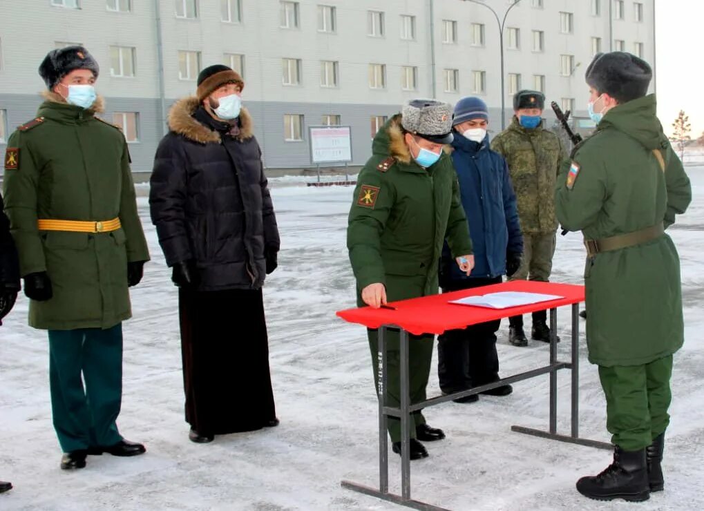 знамя 74 гвардейской мотострелковой бригады. юрга 21005 74 бригада. 74 отдельная мотострелковая бригада в/ч 21005. юрга 74 гвардейская мотострелковая бригада 2021. 74 мотострелковая бригада юрга.