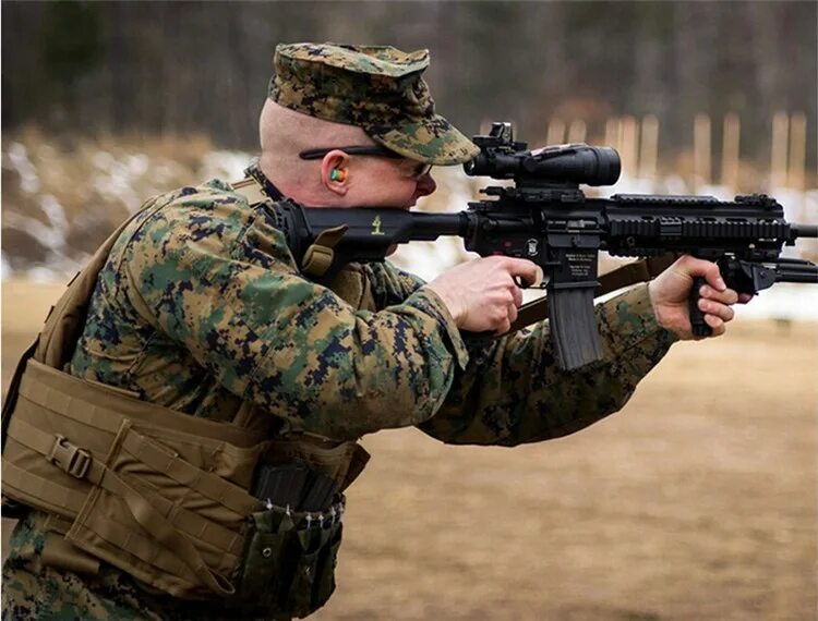 Хаммер h1 армейский с пулеметом. Military first. Hammer военный hmmwv. Military first. Бронеавтомобиль hmmwv m1151.