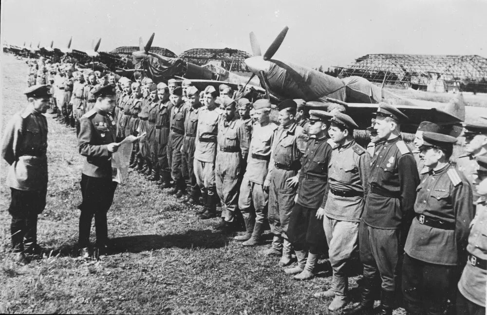Командир 6 полка