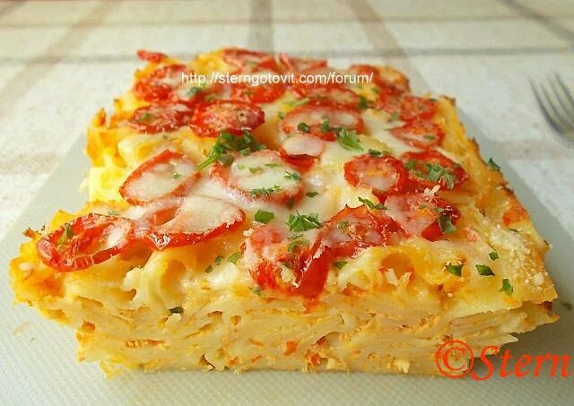 лапшевник в духовке с яйцом. лапшевник на сковороде. вкусный лапшевник. запеканка из макарон. лапшевник в духовке с яйцом и молоком и макаронами.