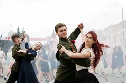 Песня сверкают солнца яркие лучи вальс победы