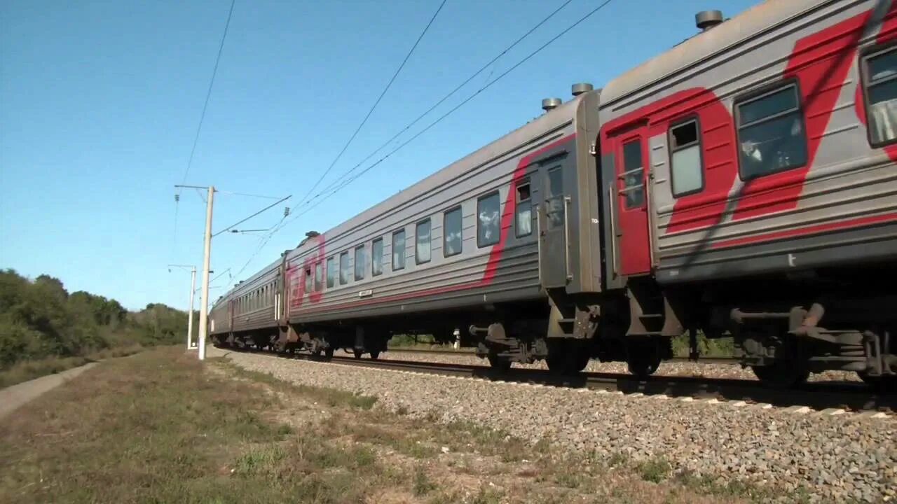 Поезд адлер сальск. Поезд Барнаул Адлер. Поезд Новосибирск Адлер. Резня в поезде Барнаул Адлер. Пассажирский поезд Адлер Новосибирск.