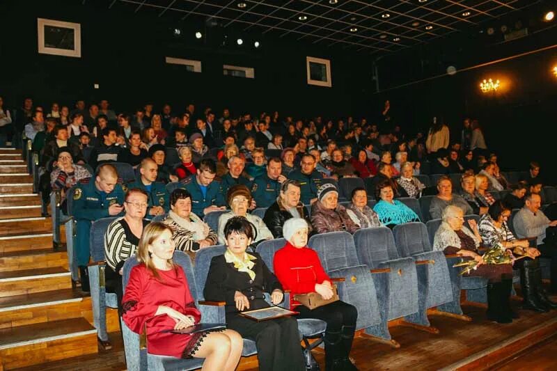 кинотеатр мирный лодейное. проспект урицкого лодейное поле. кинотеатр мирный лодейное поле. лодейное поле кинотеатр. кинотеатр мирный лодейное поле.