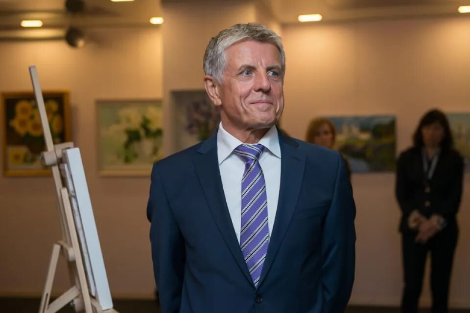 Бизнесмен меценат. Бизнесмен меценат. Бизнесмен зимин. Зимин дмитрий павлович. Гриша карамалак.