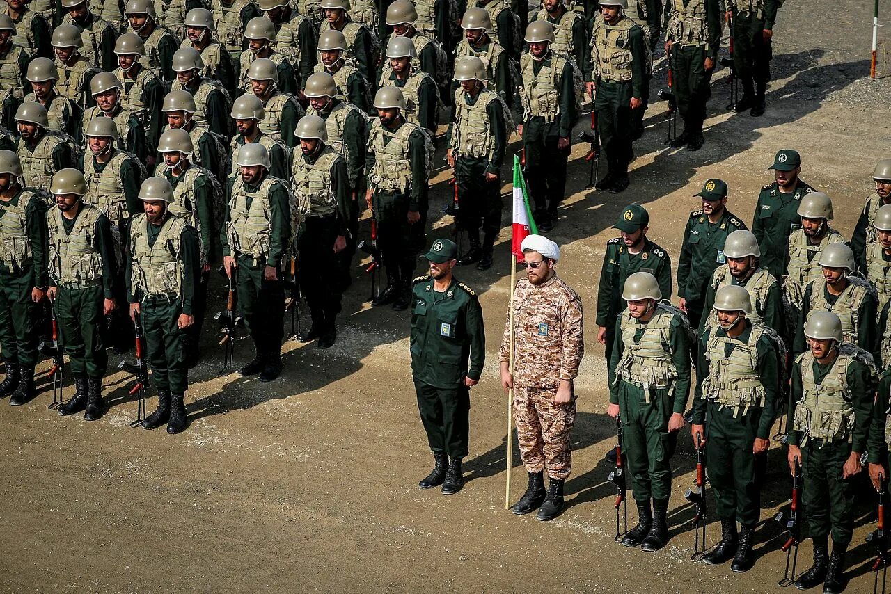 Последние войны ирана. Иран и Саудовская Аравия. Армия Ирана 2022. Иранские солдаты. Иранская Военная форма.