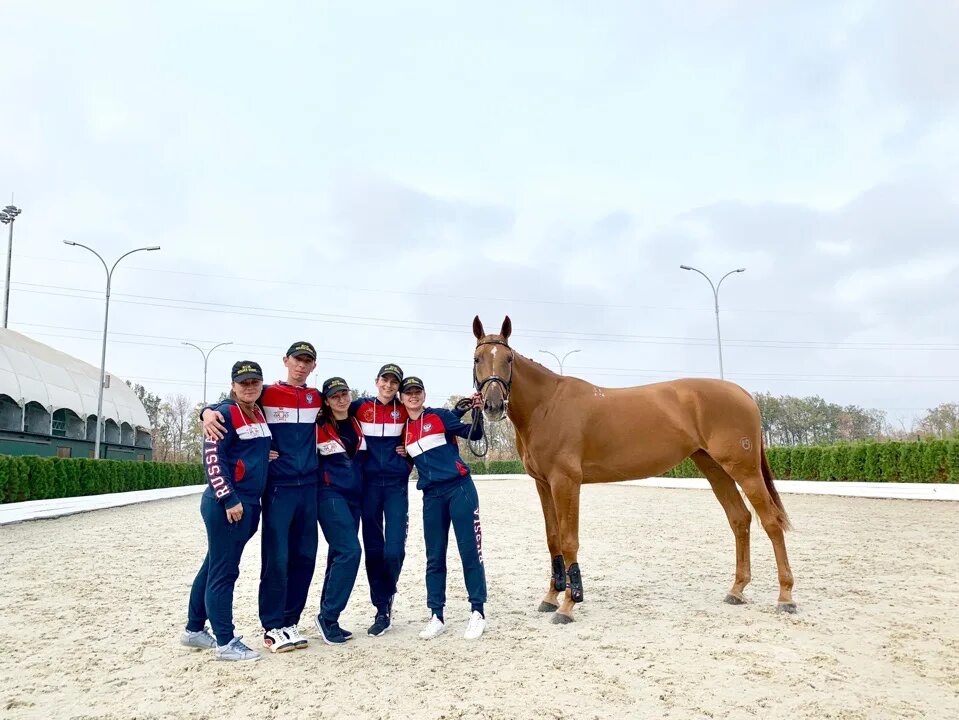 Фкср спортсмены. Конно спортивная школа город Коврова. Конный клуб золотое сечение Завидово. Конно-спортивная школа Майкоп.