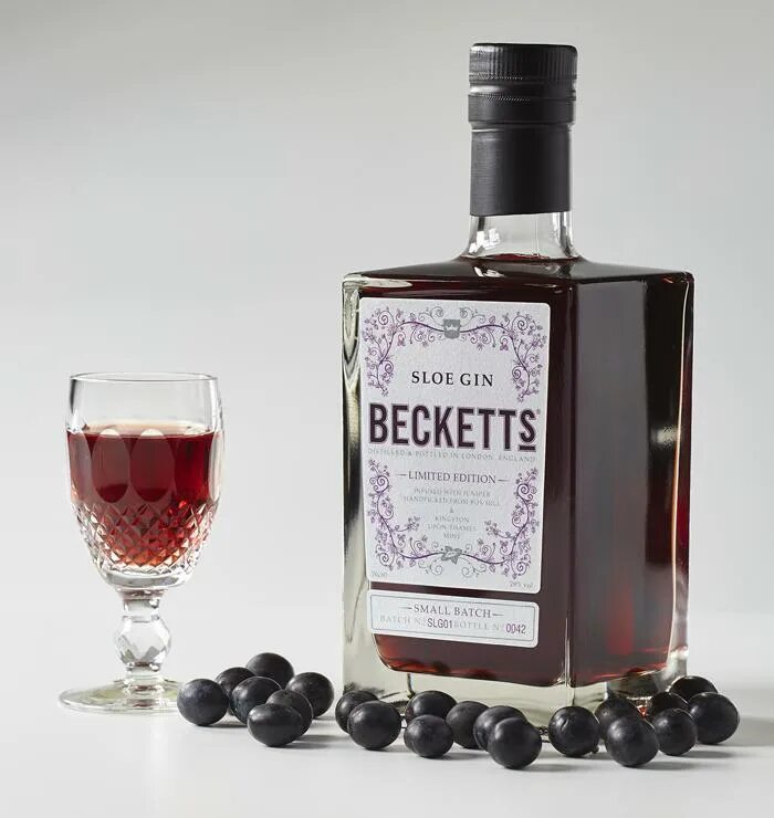 Джин барристер блю. Алкогольный напиток джин barrister. Джин в квадратной бутылке. Ром в квадратной бутылке. Barrister pink gin 0.