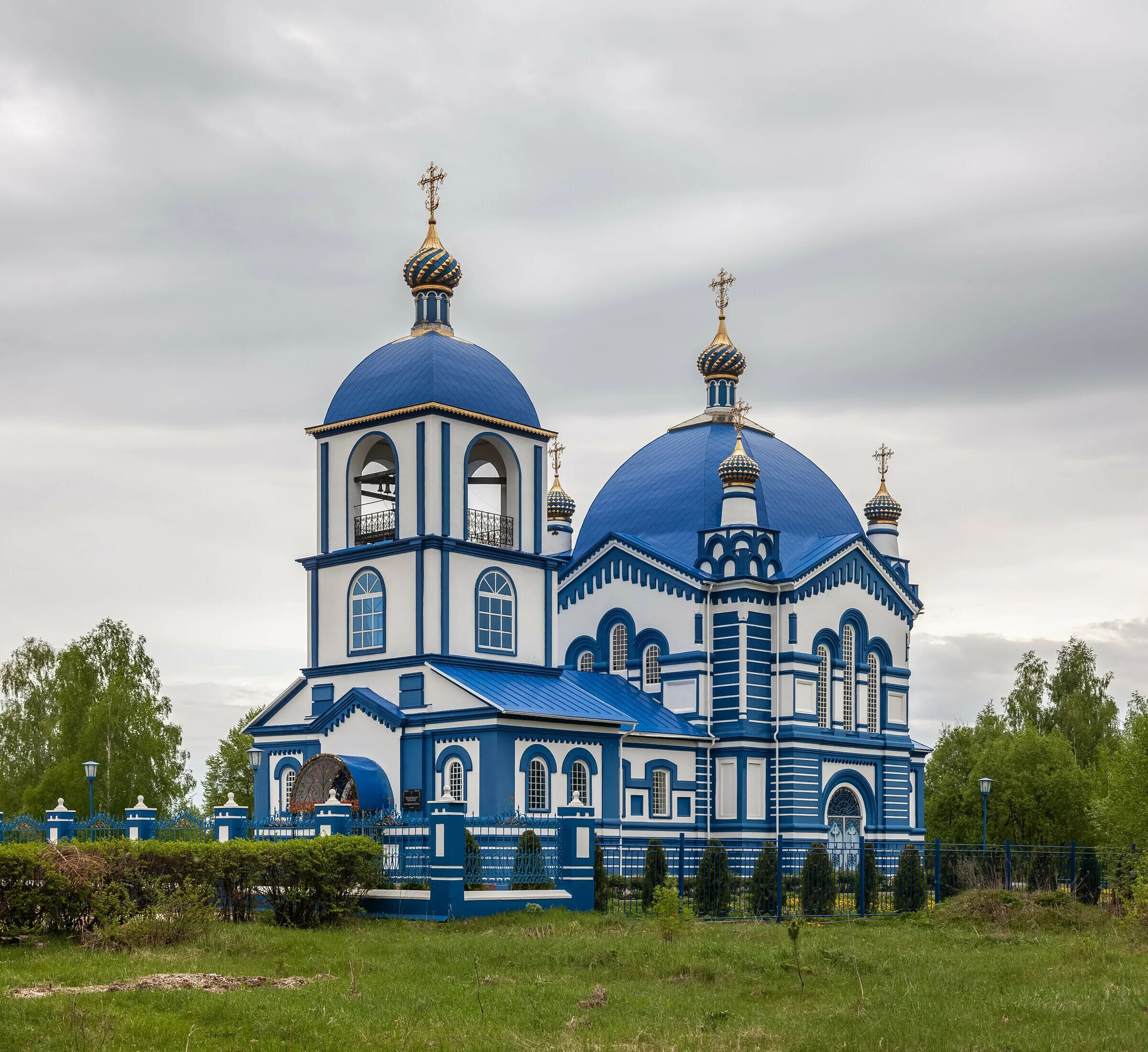 Г дзержинский калужская область. Храм Рождества Христова Товарково. Храм в Товарково Калужской области. Храм Рождества Христова в Товарково Калужская область. Товарково Калужская область Дзержинский район.