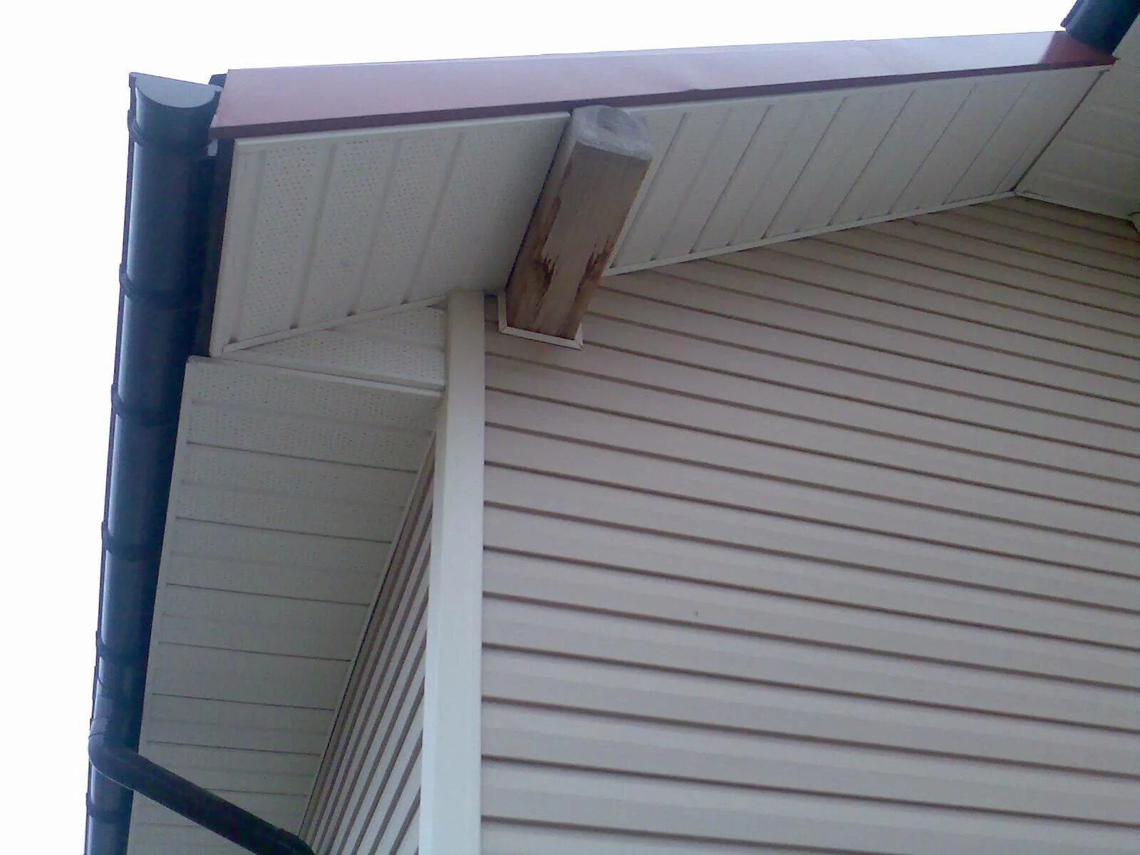 Granite Board 'N Batten vertical siding and HeartTech dutchlap siding from Heart