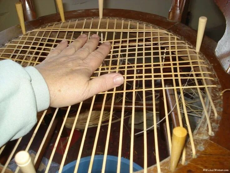 Цилиндр из ротанга своими руками. Каркасы для плетения ротангом. каркас для плетеной мебели. каркас для плетения из ротанга. деревянный каркас для плетения из ротанга.