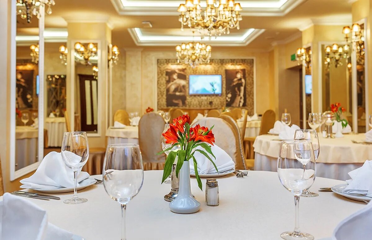 Ресторан синема маринс парк. Отель marins park hotel нижний новгород. Ресторан гостиницы нижний новгород. Гостиница волна зал бурлак. Ресторан гостиницы нижний новгород.