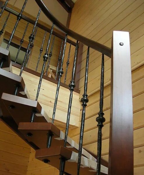 Крепление перил к лестнице. Крепление перил к лестнице. Крепление балясин сбоку лестницы. Крепление перил к лестнице. Крепеж для ьалясиныив ступень 25мм.