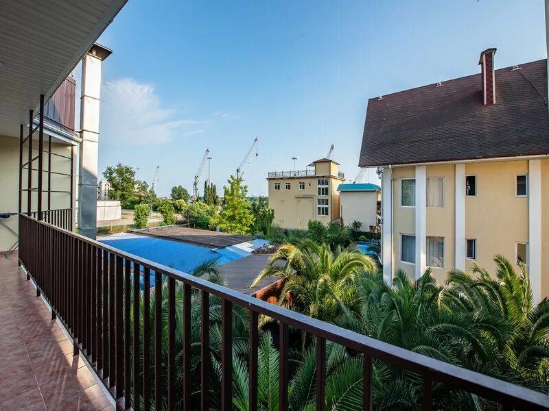 прастутка адлер. анаида сочи гостевой дом в адлере. элисон анна адлер отель. прастутка адлер. адлер курортный городок отели.