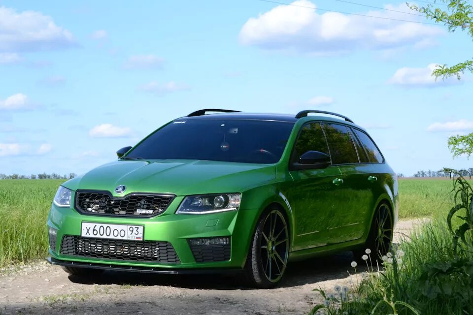 Тюнинг skoda. Octavia a7 RS Combi. Skoda Octavia Combi RS. Шкода Октавия а7 Комби РС. Skoda Octavia a7 RS универсал.