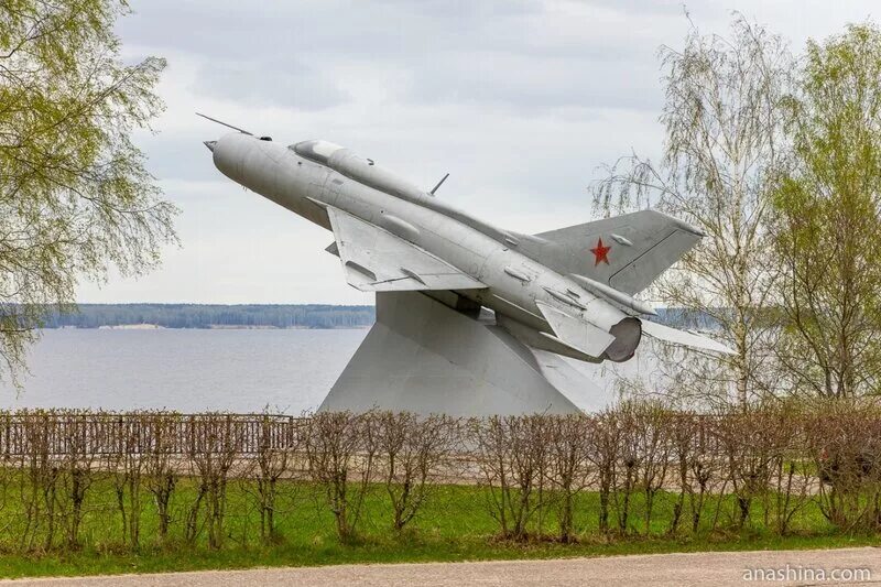 Погода чкаловский район нижегородской области. Памятник-самолет миг-21 Чкаловск. Самолёт миг 21пфм в Чкаловске. Покровская гора Чкаловск. Миг 21 в Чкаловске.